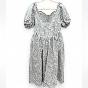 Wallflower Elegant Gray Floral Short Sleeve Dress